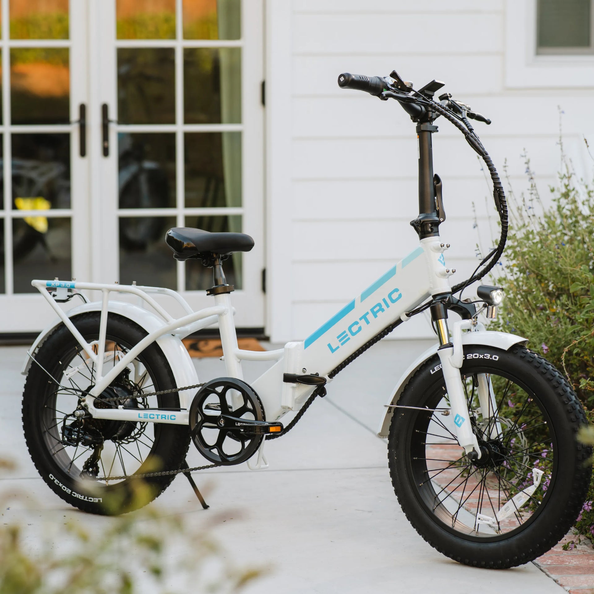 XP Step-Thru 3.0 White Long-Range eBike