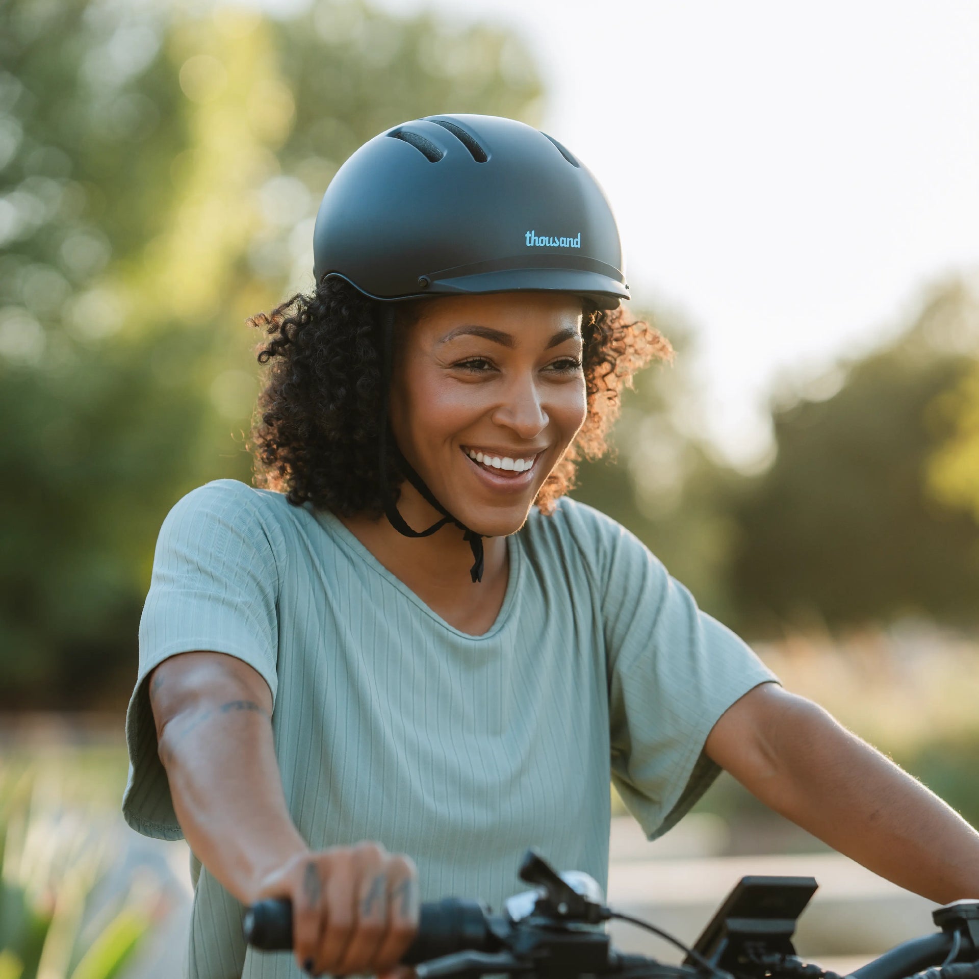 Thousand Chapter MIPS Helmet - Lectric Black