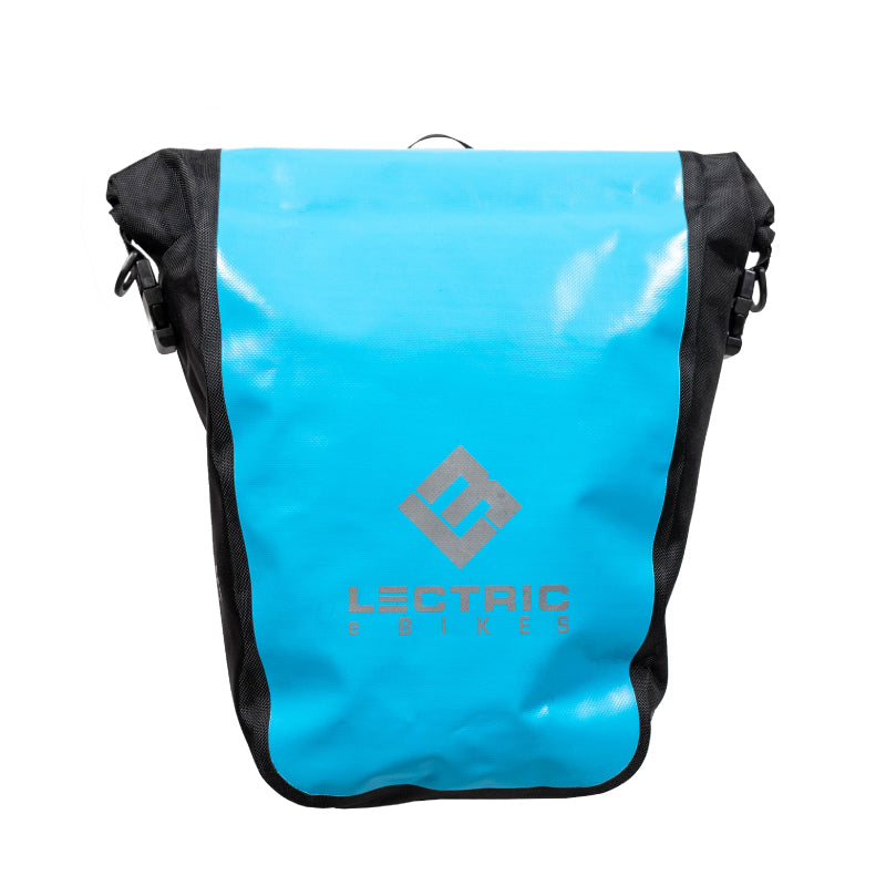 Blue waterproof pannier bag for an electric bike 